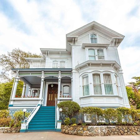 Amethyst Inn Victoria Bagian luar foto