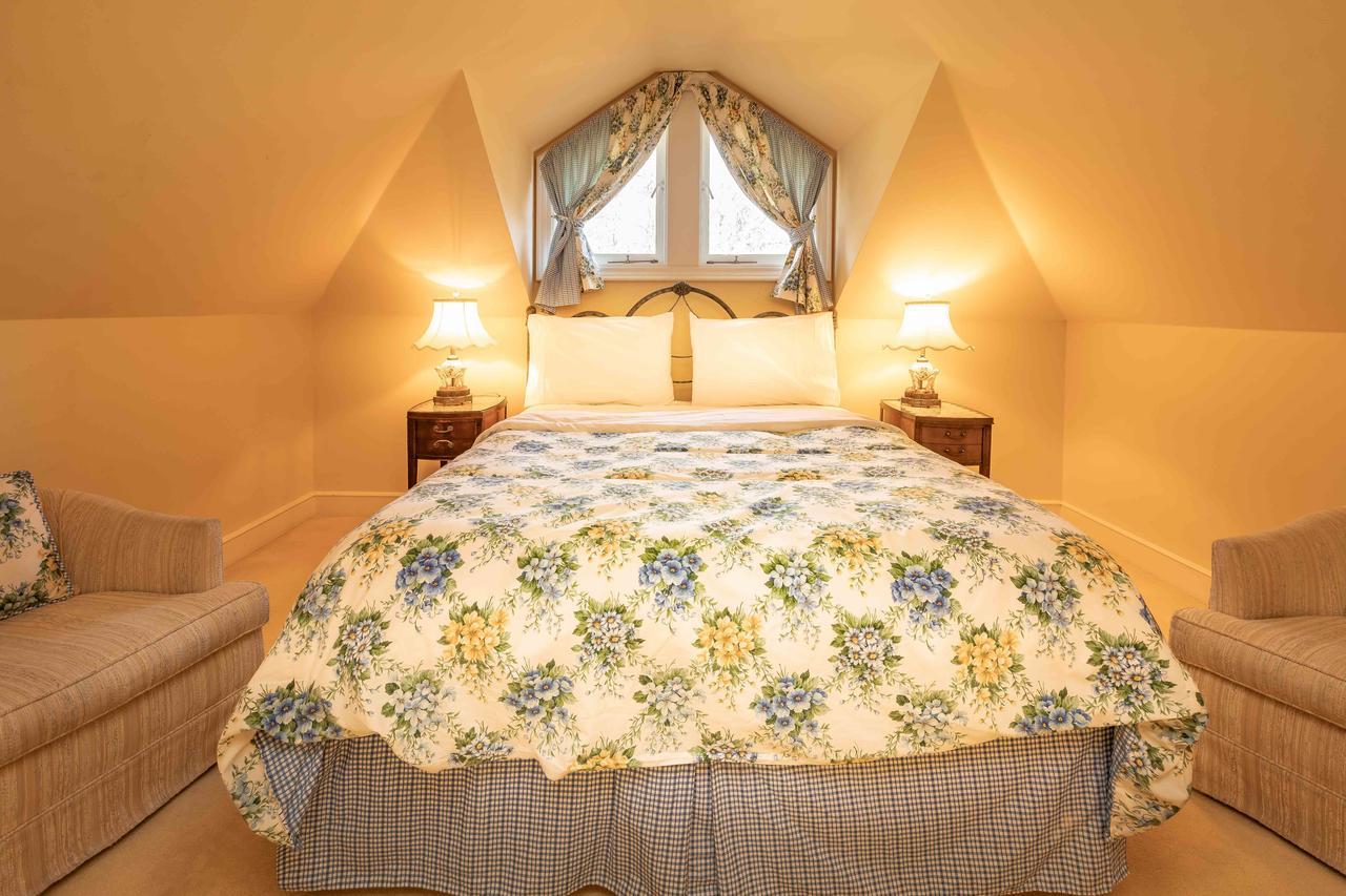 Amethyst Inn Victoria Bagian luar foto