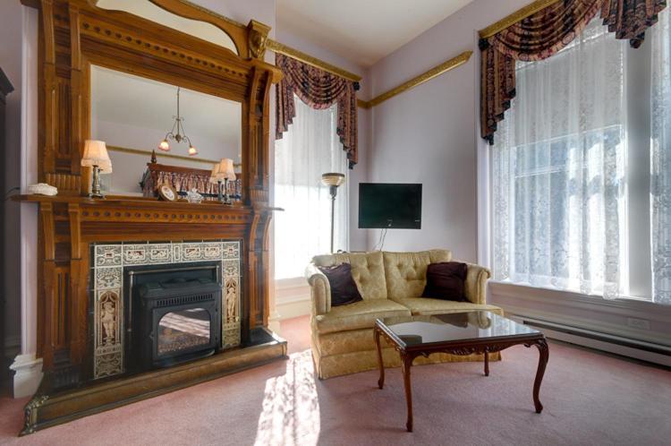 Amethyst Inn Victoria Bagian luar foto