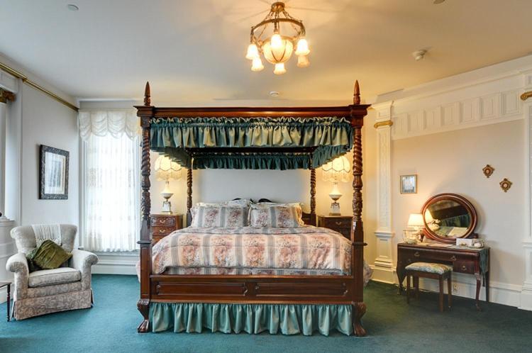 Amethyst Inn Victoria Bagian luar foto