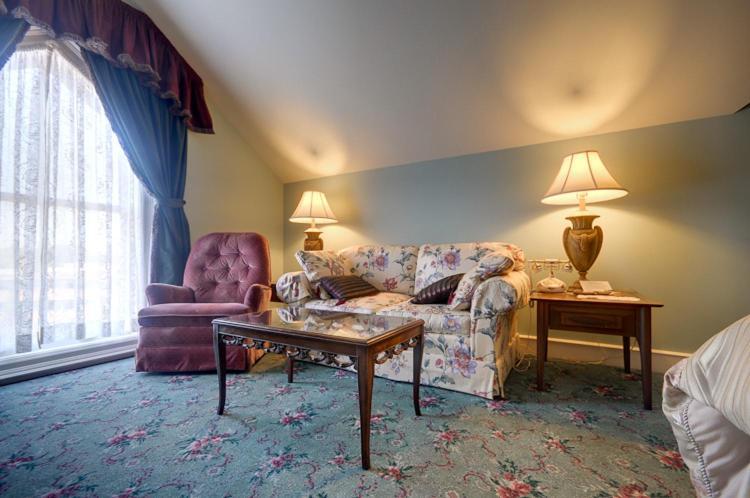 Amethyst Inn Victoria Bagian luar foto