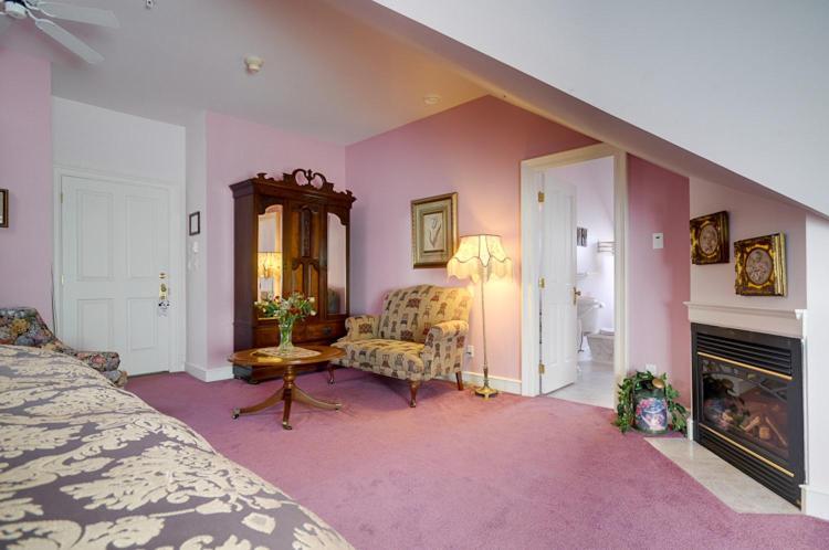 Amethyst Inn Victoria Bagian luar foto