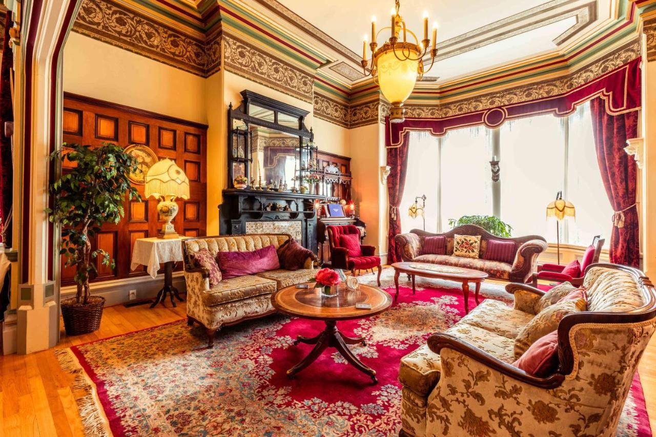 Amethyst Inn Victoria Bagian luar foto