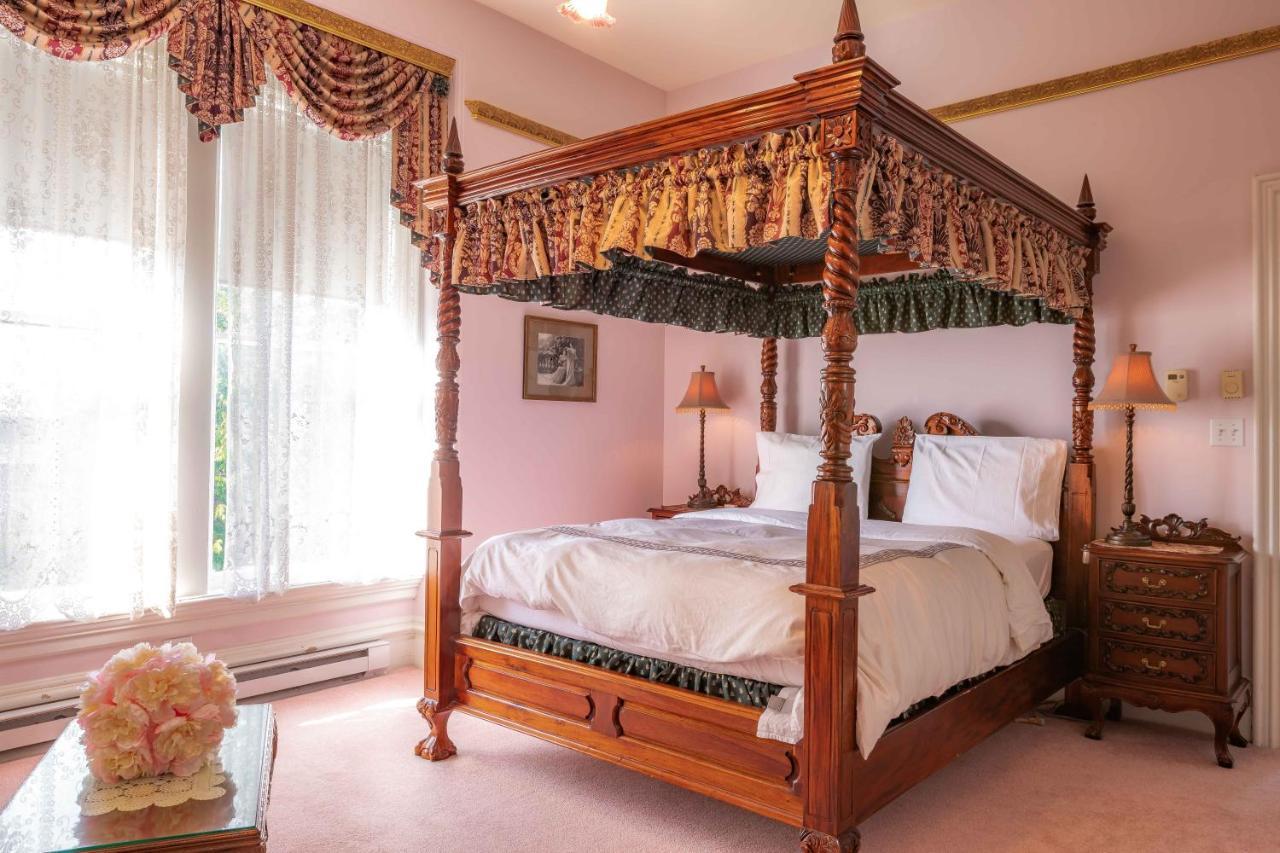 Amethyst Inn Victoria Bagian luar foto