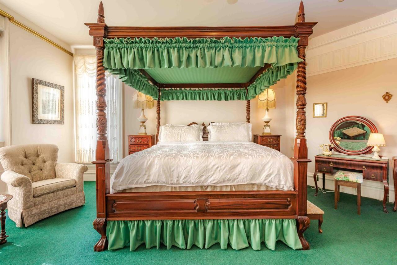 Amethyst Inn Victoria Bagian luar foto