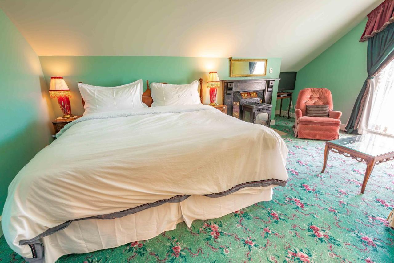 Amethyst Inn Victoria Bagian luar foto