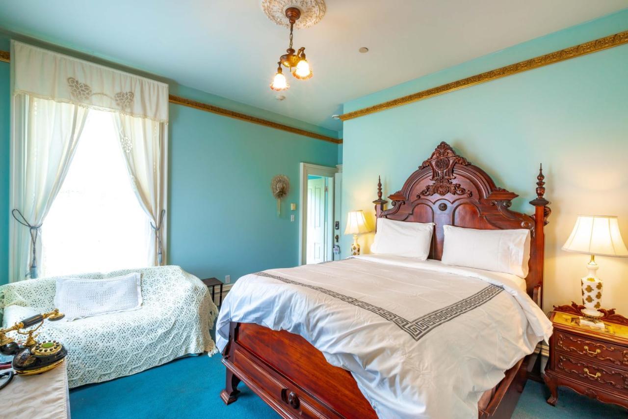 Amethyst Inn Victoria Bagian luar foto