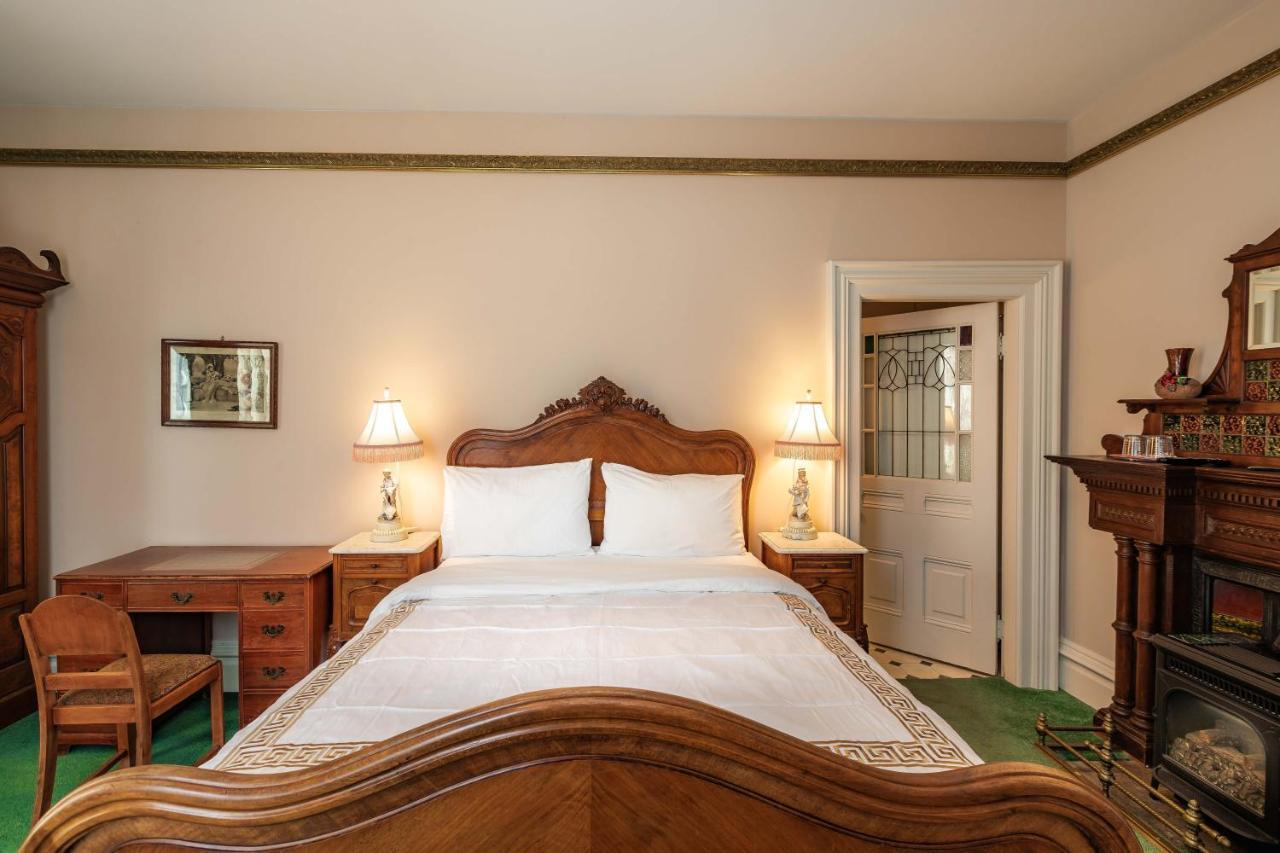 Amethyst Inn Victoria Bagian luar foto