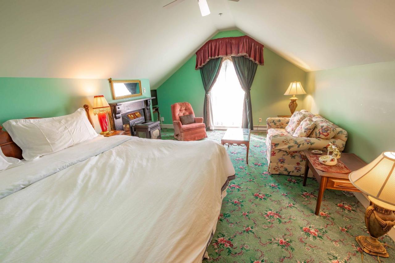 Amethyst Inn Victoria Bagian luar foto