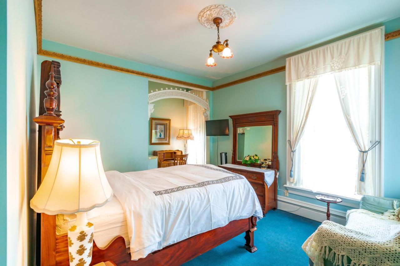 Amethyst Inn Victoria Bagian luar foto