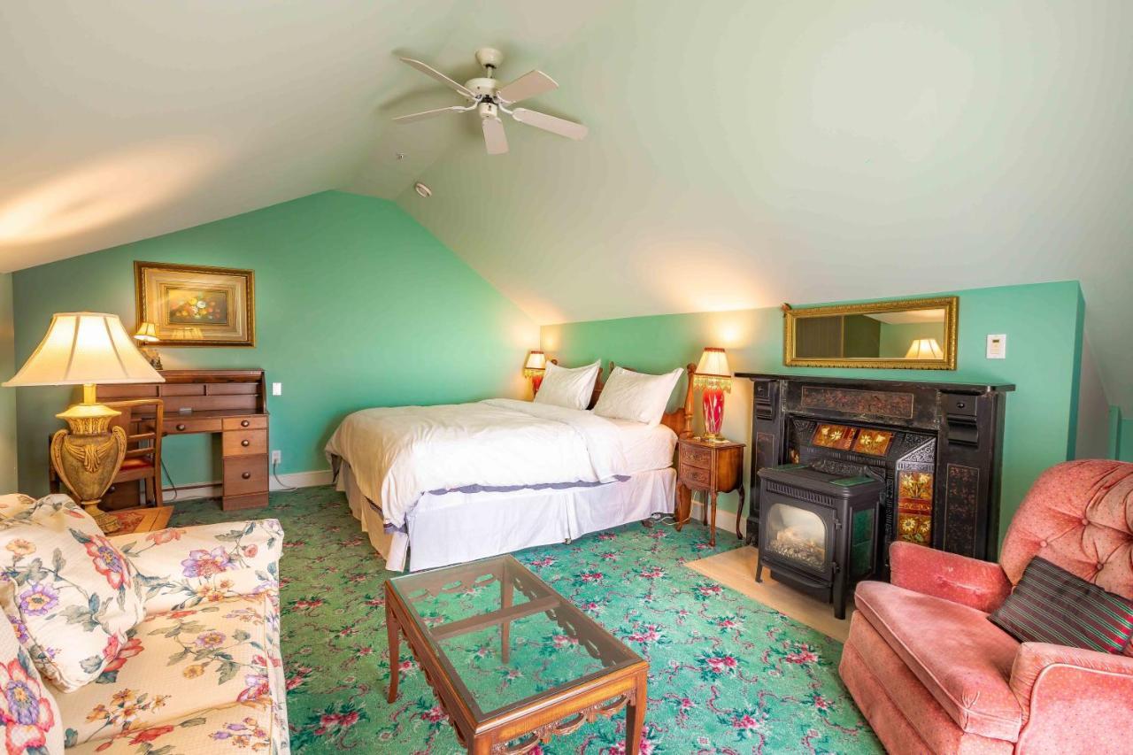 Amethyst Inn Victoria Bagian luar foto