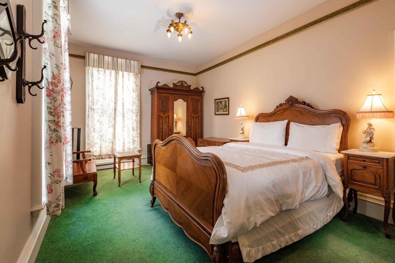 Amethyst Inn Victoria Bagian luar foto