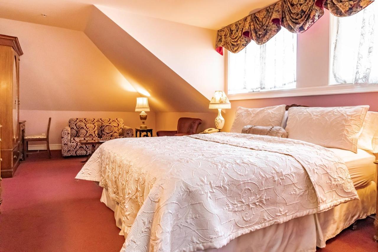 Amethyst Inn Victoria Bagian luar foto