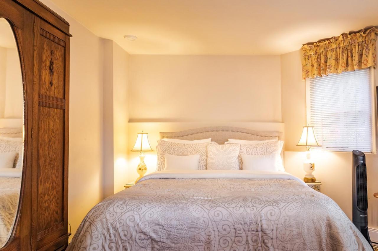 Amethyst Inn Victoria Bagian luar foto