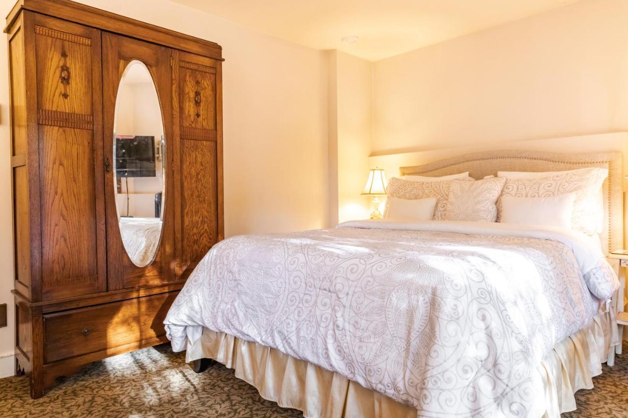 Amethyst Inn Victoria Bagian luar foto