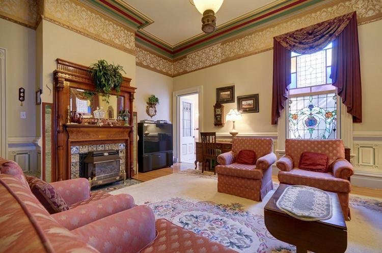 Amethyst Inn Victoria Bagian luar foto